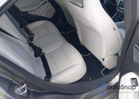 2019 Mercedes-Benz Cla 250 z USA, uszkodzony, nr VIN WDDSJ4EB0KN720613